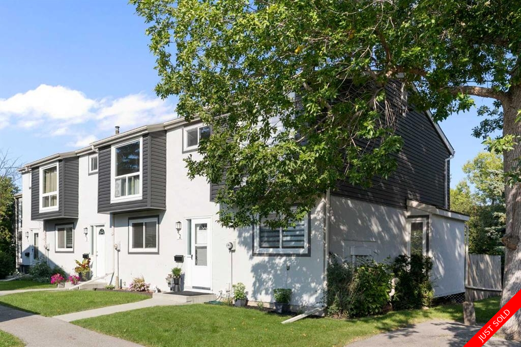 Braeside Row/Townhouse for sale: 3 bedroom 1,182.74 sq.ft. (Listed 2025-09-26)